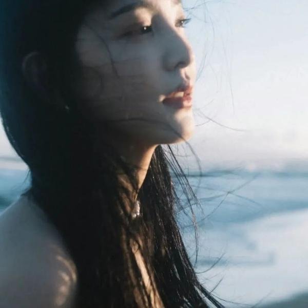 搭秋千的人